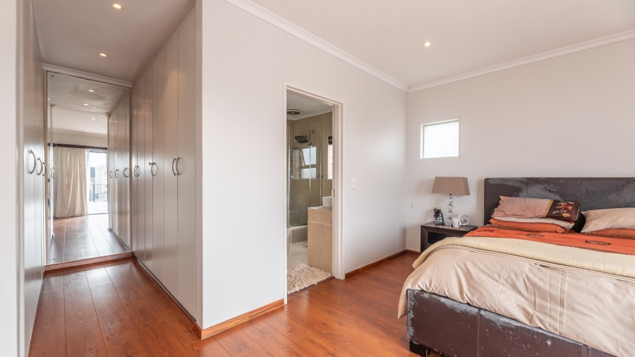 4 Bedroom Property for Sale in West Beach Western Cape